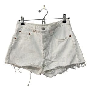 Levi shorts in white